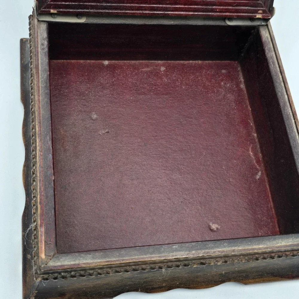 Vtg Antique stunning‎ wooden trinket Jewelry box from the 1920s-1940s Floral
